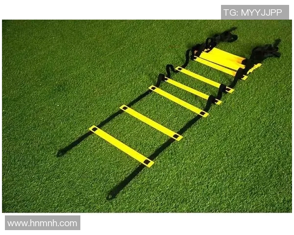 提升足球技能的必备工具足球热身绳梯的训练效果与使用技巧解析
