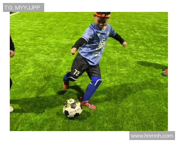 房婷婷足球之路:从青涩少女到绿茵场上的闪耀明星 房婷婷足球之路:从青涩少女到绿茵场上的闪耀明星